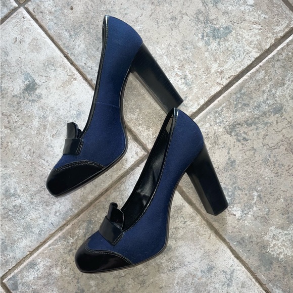 Tory Burch blue heels - Picture 3 of 11